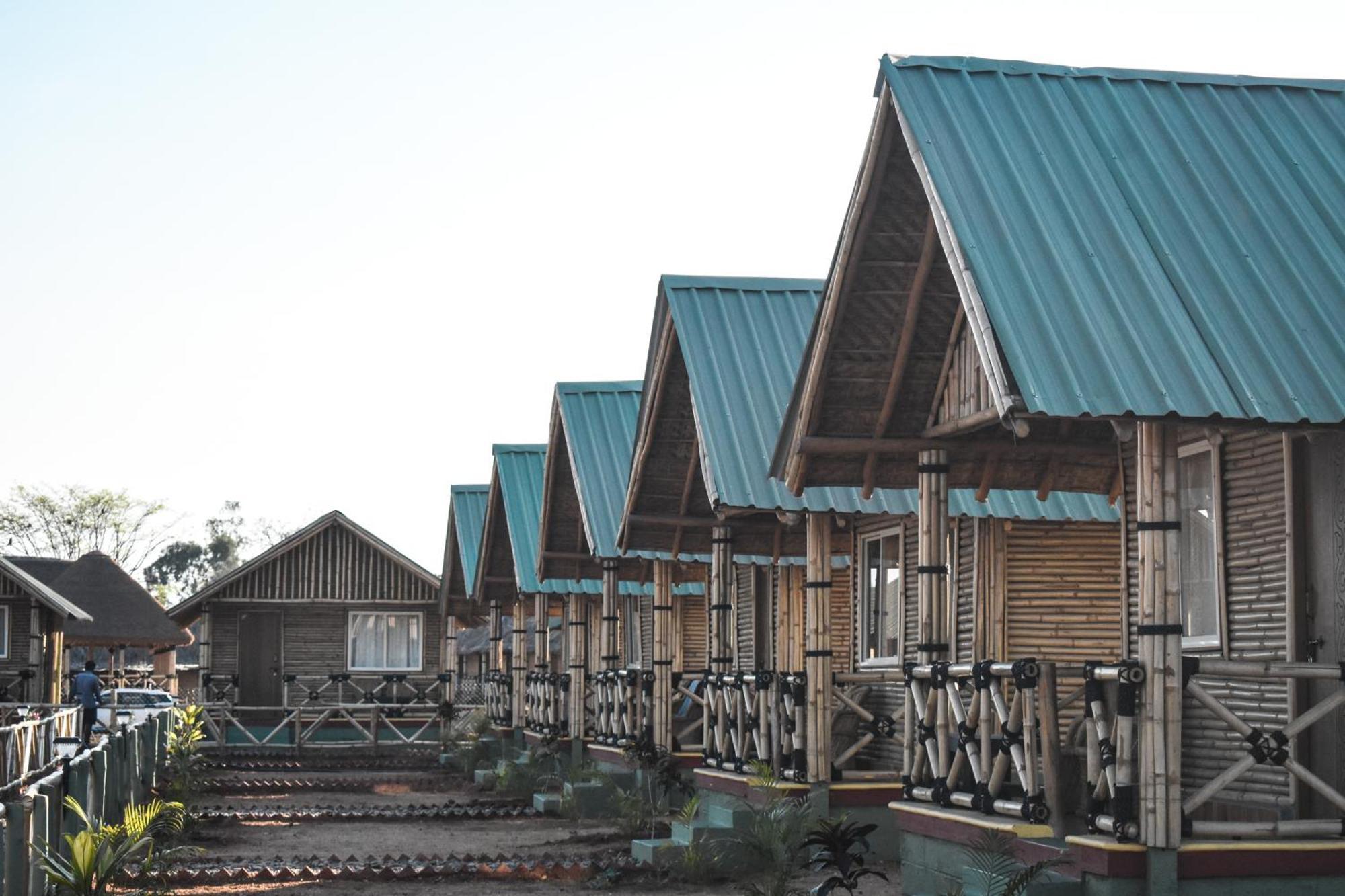 Mowgli'S Cafe Hampi & Guest House Exterior foto